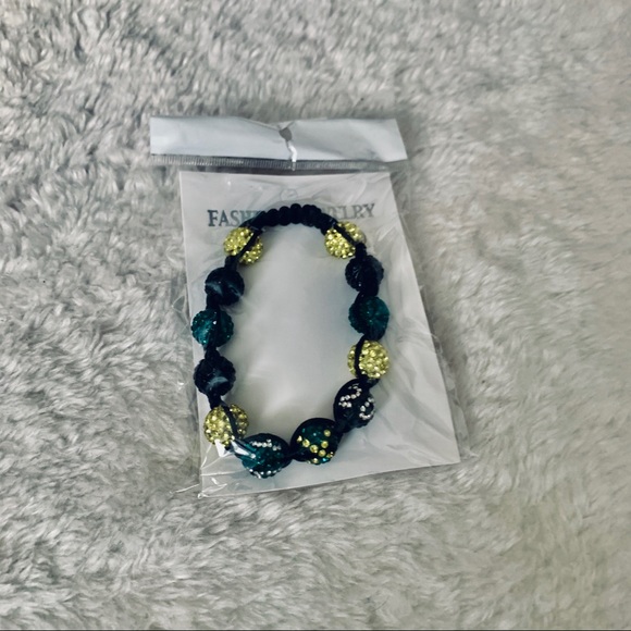 Fashionable crotchet and beads bracelets - Picture 2 of 2